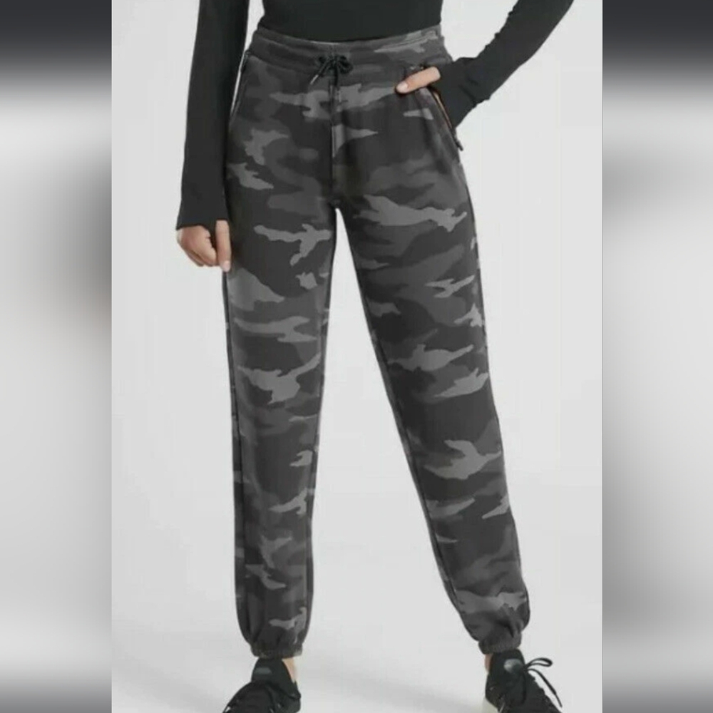 NWT ATHLETA Girl 16 /XXL Camouflage Joggers
